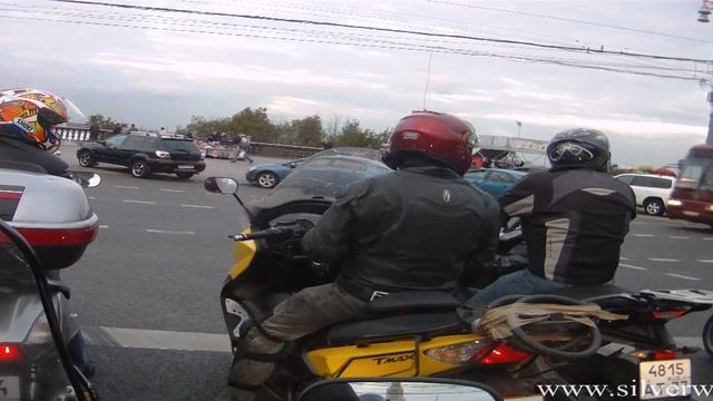 Silver Wing 600 vs T-max смотреть онлайн