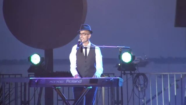 C'est ma vie dans les halles, vue du public ! La nuit des Hits ! смотреть онлайн