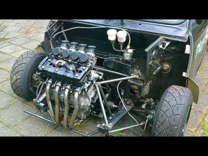 Автомобили с Двигателями от Мотоцикла !