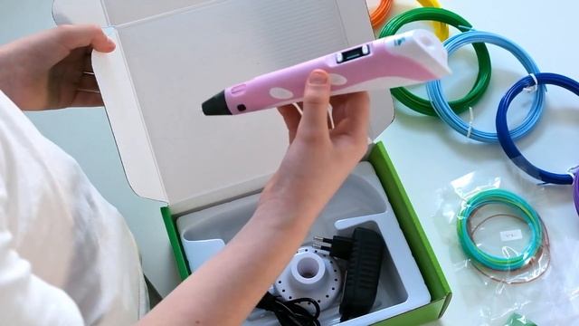 801003 3D ручка 3D Pen PRO фиолетовая с набором пластика (7 цветов по 10м) и 10 трафаретами смотреть онлайн