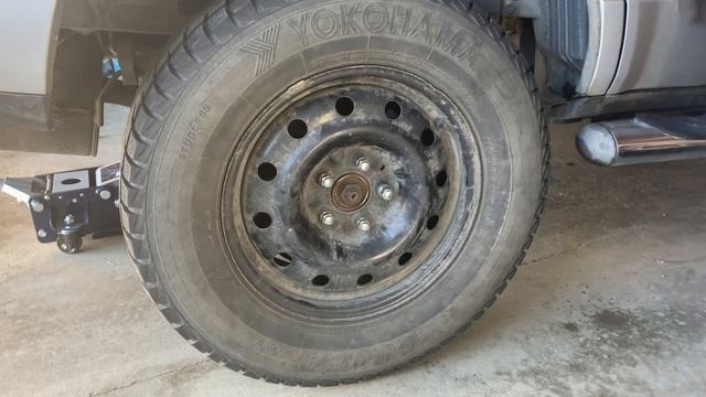 Swap Summer or Winter Tires (the right way) смотреть онлайн