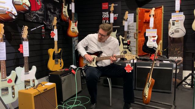 Fender American Performer Mustang - Rimmers Music смотреть онлайн