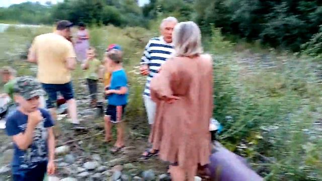 Костёр и барабаны на берегу Лабы смотреть онлайн
