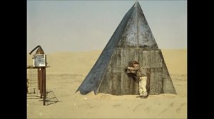 женщину вынули, автомат засунули...