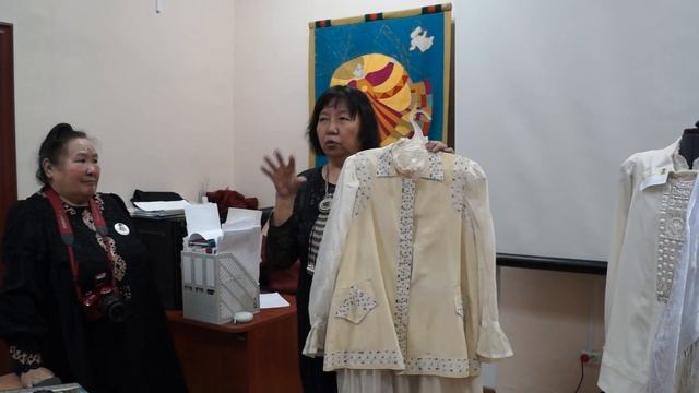 В Якутии продемонстрировали древнее платье народа саха смотреть онлайн