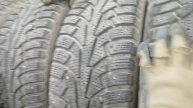 Michelin или Nokian. Сравнение Nokian и Michelin. Обзор на шины и ремонтный шип.