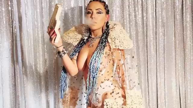 Brooke Candy - Henny Pop (double) 2.0 смотреть онлайн