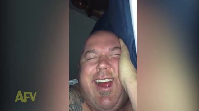 Ржака до слёз (МУЖИК СМЕЁТСя во сне) смотреть онлайн