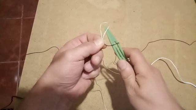 Посадка рамовой сети. Узел для рамы, пересечение вертикальной и горизонтальной нити пожилины. смотреть онлайн