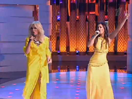 Таисия Повалий и Ани Лорак - Попурри / «ДОстояние РЕспублики - София Ротару» (2010) смотреть онлайн