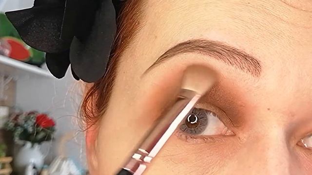 Коричневый смоки айс с цветным акцентом. Пошаговый урок макияжа смотреть онлайн