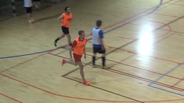 Лига FOOTBIC.RU. 4 тур. Видеообзор 22.11.2015 (Метро Марьина Роща). Любительский футбол смотреть онлайн