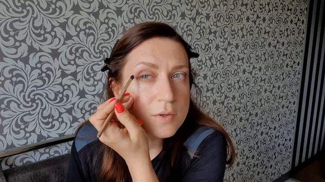Макияж: брови, глаза, губы