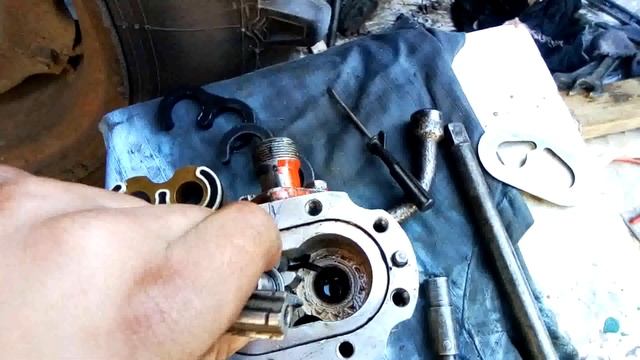 Ремонт насоса НШ-10. #трактор #т25