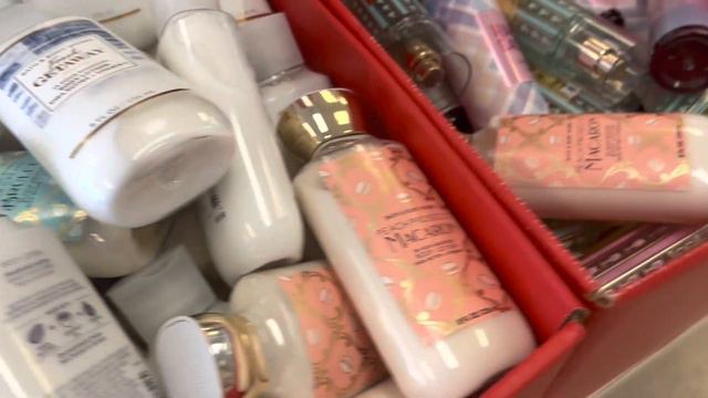 BATH & BODY WORKS OUTLET SHOPPING & HAUL FEAT MOMMA MARIE + NEW RETURN POLICY EXPLAINED смотреть онлайн