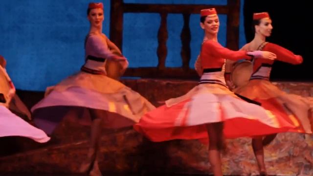 Балет А. Хачатуряна «Гаянэ» на исторической сцене Большого театра России смотреть онлайн