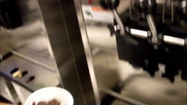 The Frozen Yogurt Factory Adventure смотреть онлайн