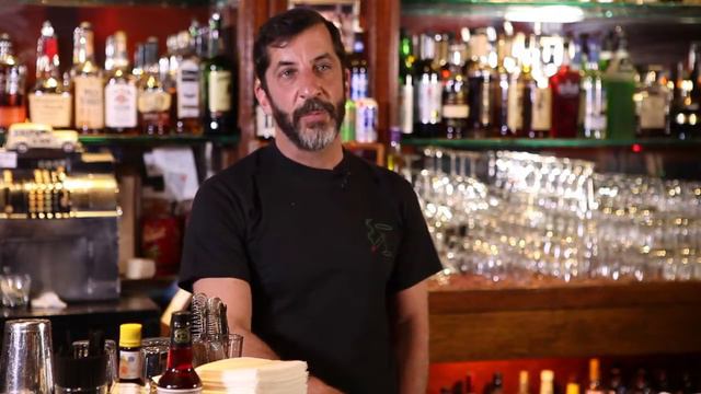 How To Be A Bartender - What Is A Day In The Life of a Bartender? смотреть онлайн