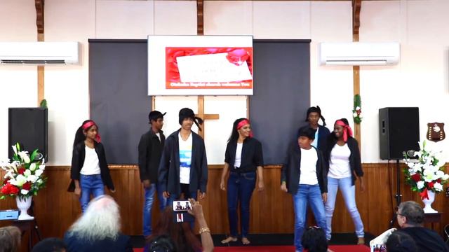 Naachoonga + Vaalaakkaamal dance by OCBC kids and youth смотреть онлайн