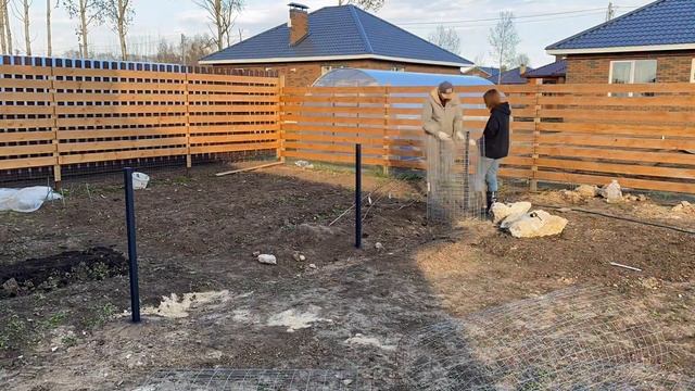 2 тысячи и типа ЛОФТ забор из сетки для огорода готов? смотреть онлайн