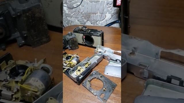 изверги разбили два классных фотика #фотоаппарат #фотокамера #ссср #микрон смотреть онлайн