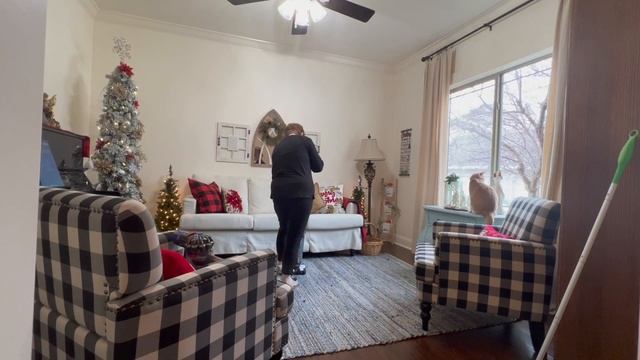 COZY CHRISTMAS VLOG | full house clean, hoverboard vacuuming, family time, slow living смотреть онлайн