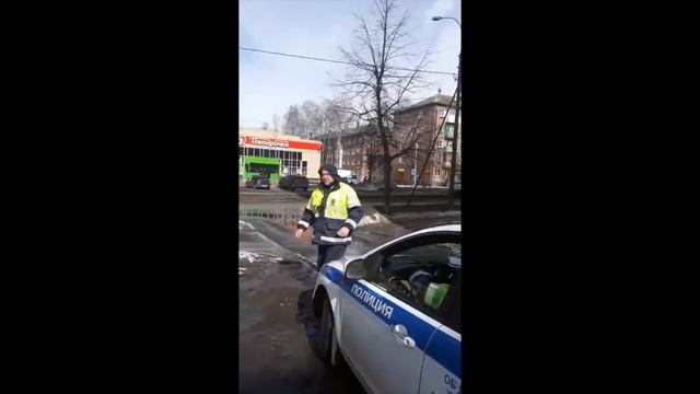 Как сотрудники ДПС ГИБДД НАЁ..ЮТ и РАЗВОДЯТ приезжих смотреть онлайн