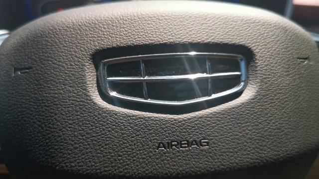SUNROOF in Geely Coolray смотреть онлайн