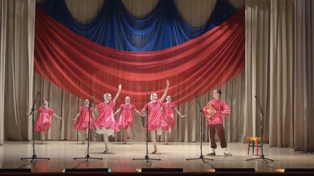 "Деревенские посиделки" хореографический ансамбль "Фантазия" смотреть онлайн