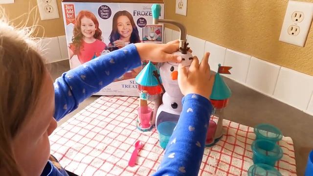 Frozen 2 Slushy Treat Maker Review смотреть онлайн