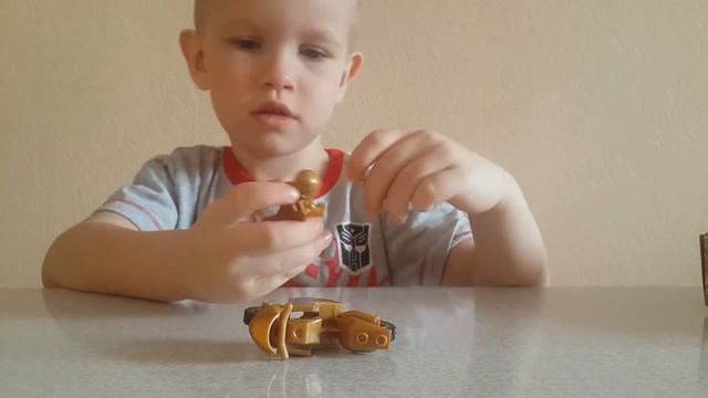 Золотой ниндзя Ллойд на мотоцикле смотреть онлайн