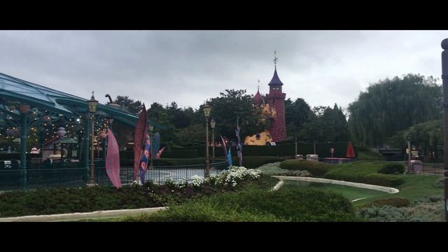 DISNEYLAND PARIS TOTALEMENT VIDE !!! (NO FAKE) смотреть онлайн