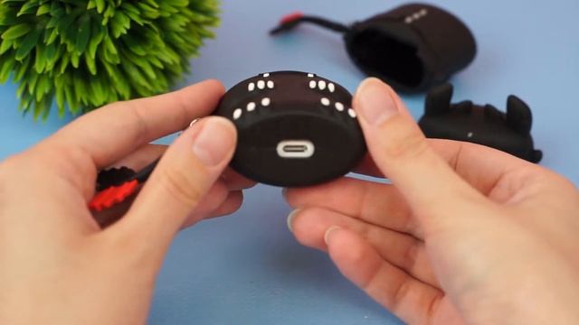 Чехол для AirPods1/2 "Беззубик" смотреть онлайн