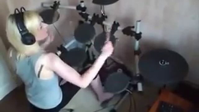 игра на електонной барабанной установке смотреть онлайн