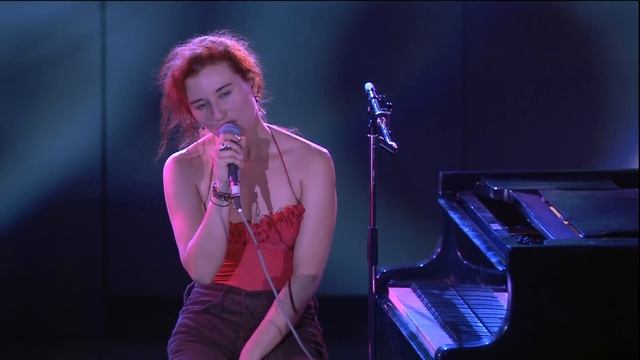 Tori Amos — Me and a Gun (Live At Montreux 1992) смотреть онлайн