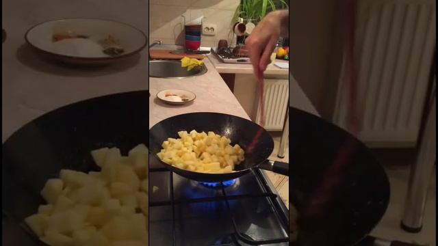 Жареные яблоки смотреть онлайн