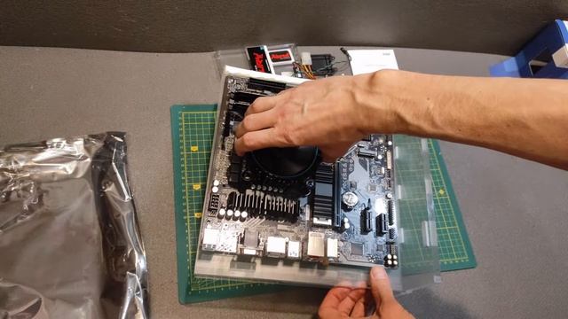 Складаємо ПК у саморобному корпусі. We assemble a PC in a home-made case. #pc смотреть онлайн