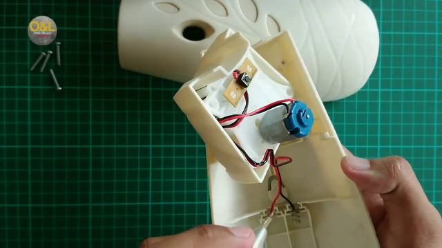 - Open And Look - Glade 3 In 1 Automatic Spray