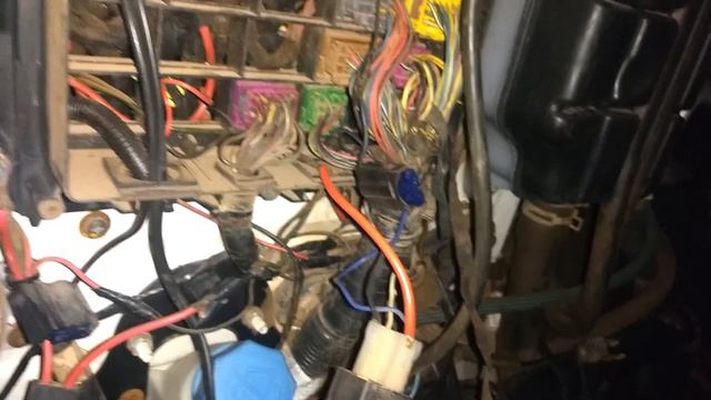 Queimando o fusível do freio constelletion 26390 смотреть онлайн