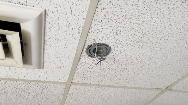 How to Install Track Lighting (Allen + Roth) смотреть онлайн