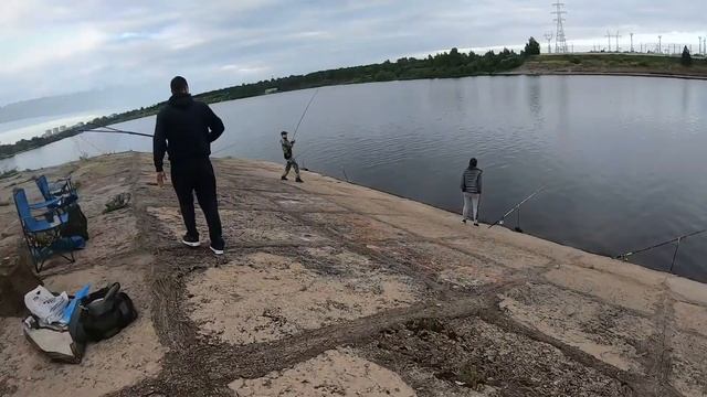 Рыбалка на реке Веля, на большом садовом пруду и на реке Волга смотреть онлайн