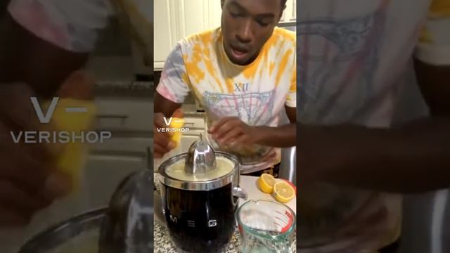 Smeg Citrus Juicer Review смотреть онлайн