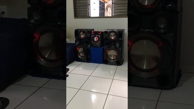 LG CM9530 tocando Stand By смотреть онлайн