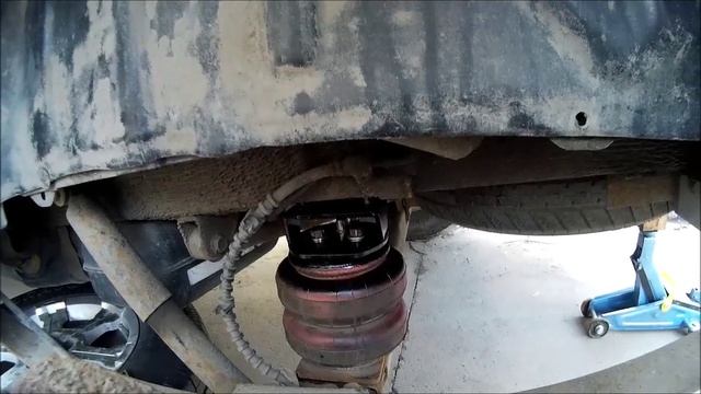 Косметический ремонт и замена кронштейнов пневмоподушек.mp4