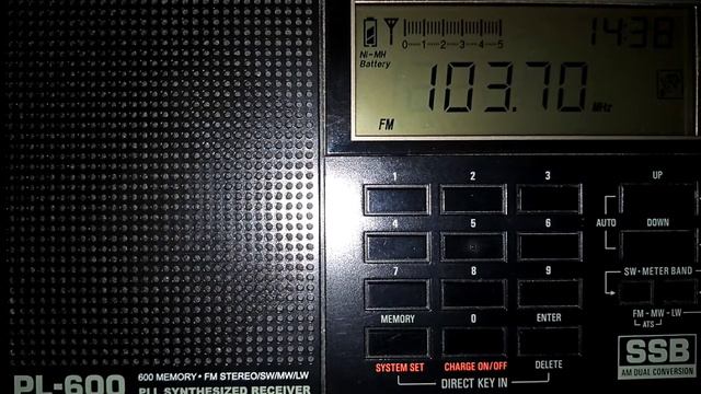 FM 103.7 Vivid Bharti on Tecsun PL 600 смотреть онлайн