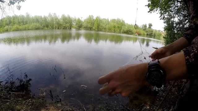 КИТАЙСКАЯ СУМАСШЕДШАЯ СНАСТЬ | СЕТКА С КОРМУШКОЙ! Меня поразил улов