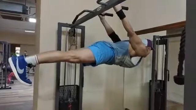 #ИЗИWORKOUT || Как Я Учу "ласточку " На Турнике Взял и Сделал? смотреть онлайн