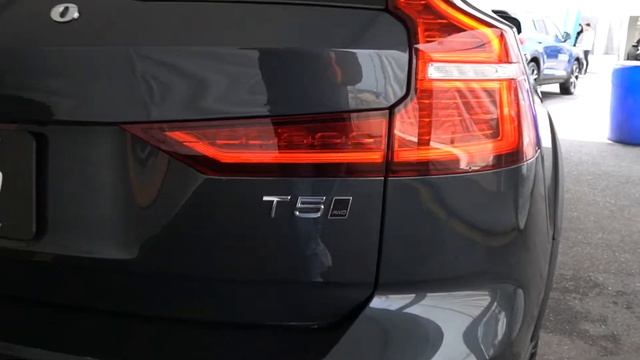 2019 Volvo V60 Cross Country T5 AWD смотреть онлайн