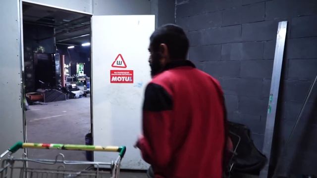 #LOWBASSBROTHERS/ Не Студия, а музей / Кроты в гостях смотреть онлайн