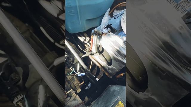 Замена жидкости гидроусилителя руля (ГУР) VW. passat b3 (пассат б3) смотреть онлайн